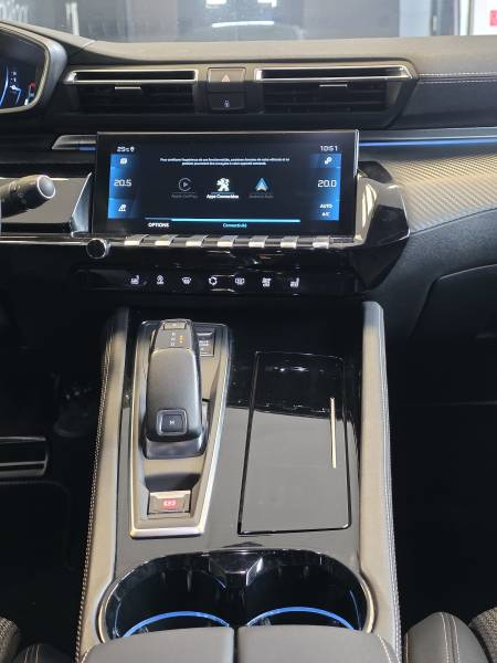 PEUGEOT 508 II SW 1.5 HDI 130 GT LINE EAT8 BLEU break de chasse intérieur tableau de bord boite eat8