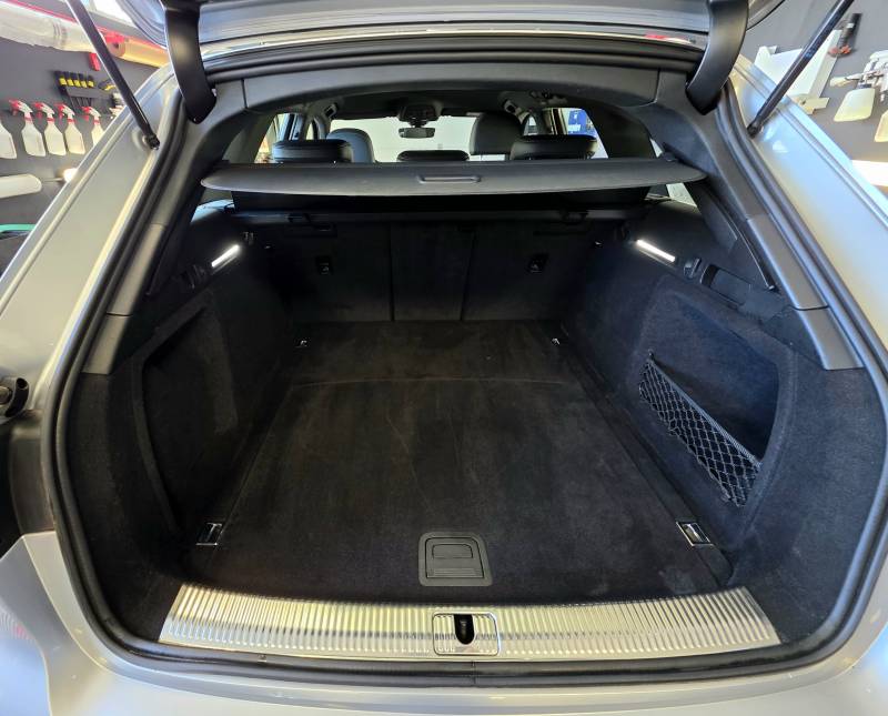 AUDI A4 V AVANT 2.0 TDI 190 QUATTRO S LINE S TRONIC gris clair coffre hayon électrique