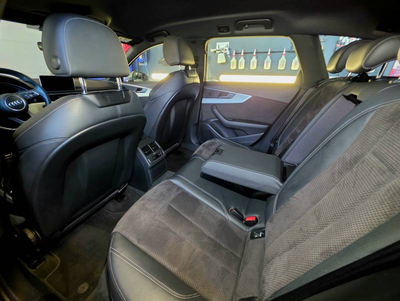 AUDI A4 V AVANT 2.0 TDI 190 QUATTRO S LINE S TRONIC gris clair intérieur banquette arrière cuir et tissus
