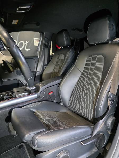 Véhicule d'occasion Bordeaux Mercedes GLA 250e Véhicule hybride d'occasion Gironde Mercedes GLA 250e 218cv Progressive 8G-DCT GAS Motors 218cv Progressive 8G-DCT GAS Motors