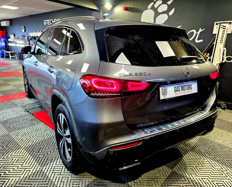 Voiture hybride d'occasion Gironde Mercedes GLA 250e 218cv Progressive 8G-DCT GAS Motors