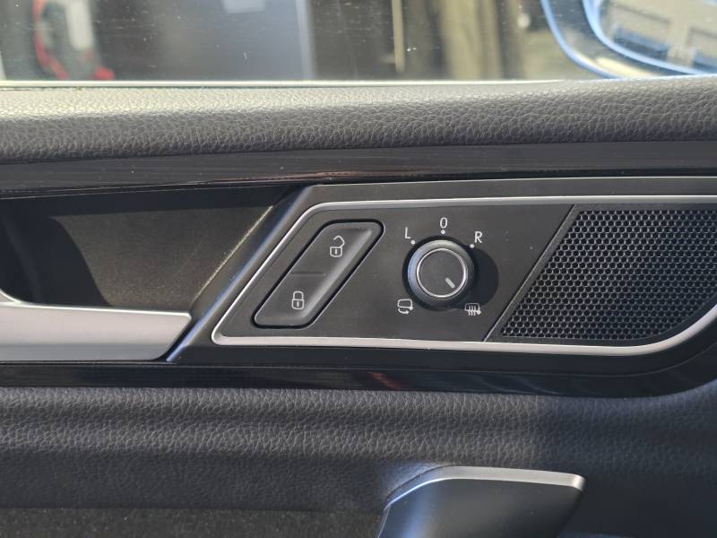 Concession Voiture occasion Bordeaux VW Golf VII Sportsvan TDI 150cv carat DSG7