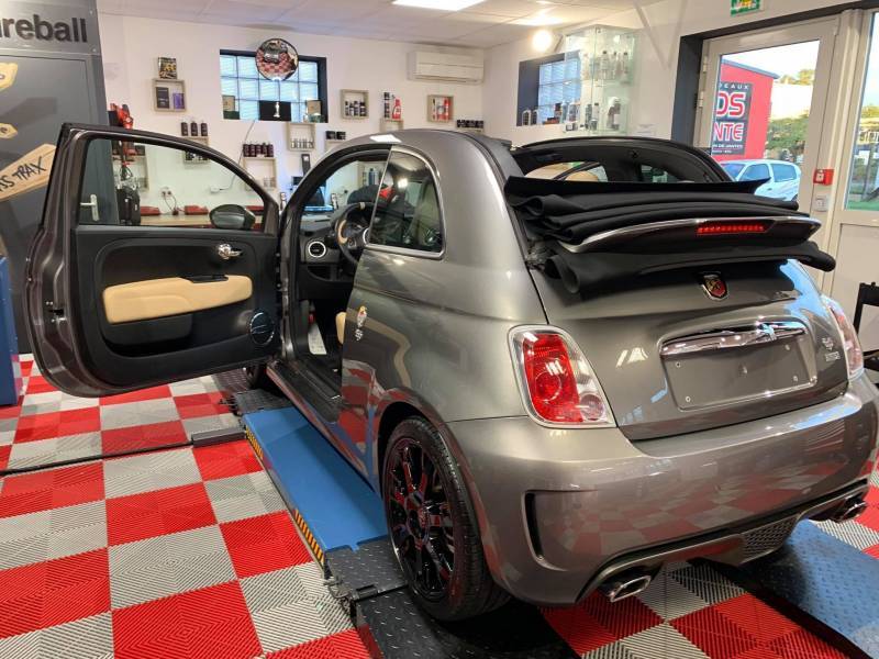 Pour la revente de son véhicule, polissage et cire de carnauba : une solution moins chère qu'un traitement céramique complet. Faites appel à GAS MOTORS Detailing!