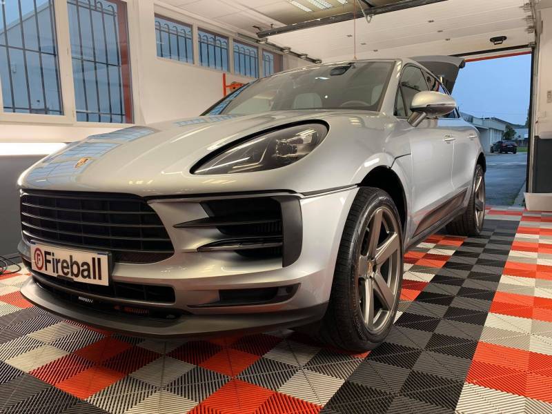 Rénovation d'optiques de phares sur une voiture d'occasion à Pessac