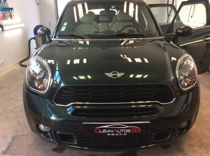 Polissage de carrosserie et protection à la cire de carnauba le choix idéal de protection économique sur un véhicule à Bordeaux Pessac