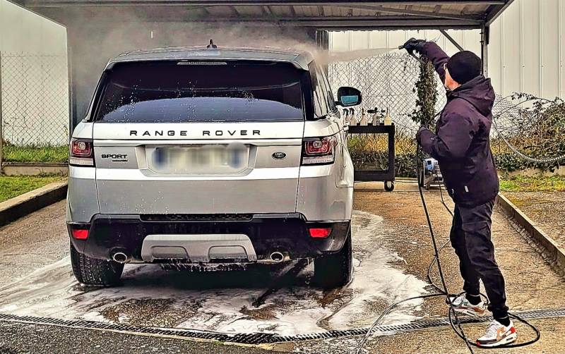 Lavage entretien Express extérieur GAS MOTORS Detailing range rover sport 2
