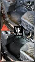 Gas Motors Detailing -  Lavage intérieur et extérieur avec traitement des cuirs et des plastiques pour une voiture compacte avant revente à Pessac 33600